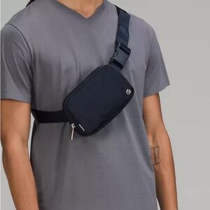 Lululemon Everywhere Belt Bag